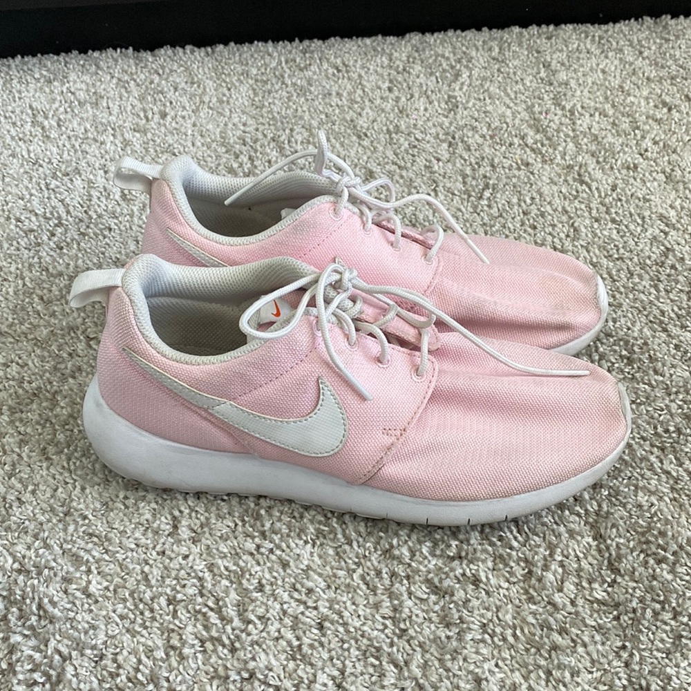 Pink Nike Roche